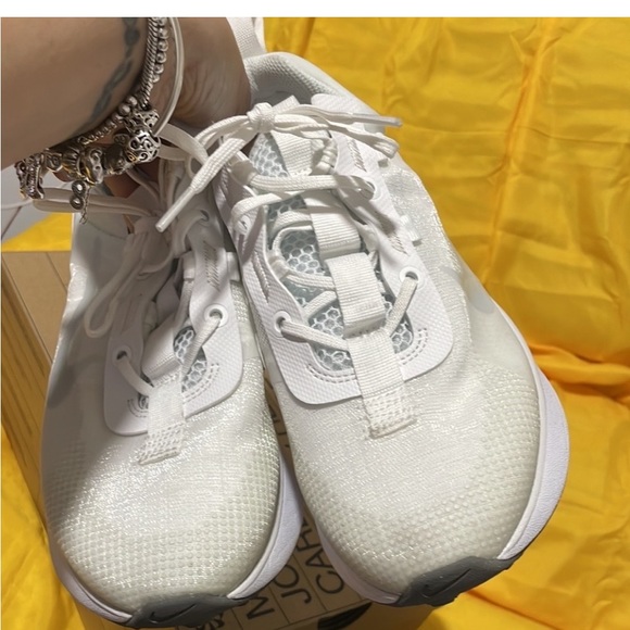 Nike like new - Picture 5 of 9